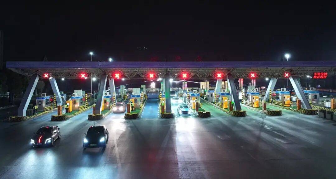 高速免费最后1分钟，有人压哨通过省下1000多元，“卡点”视频曝光:协易科技精密机械有限公司